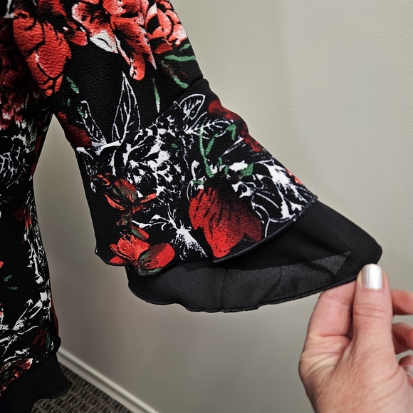 Rich floral, Cleo brand top. - Picture 5 of 8